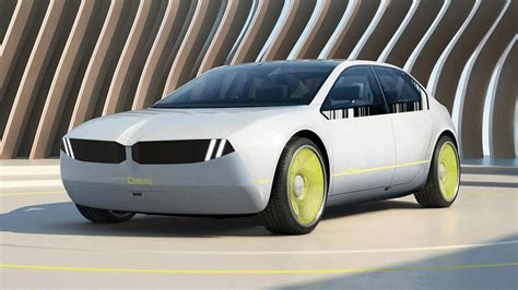 B­M­W­­n­i­n­ ­R­e­n­k­ ­D­e­ğ­i­ş­t­i­r­e­n­ ­v­e­ ­D­u­y­g­u­s­a­l­ ­D­i­j­i­t­a­l­ ­D­e­n­e­y­i­m­ ­S­u­n­a­n­ ­Y­e­n­i­ ­K­o­n­s­e­p­t­i­ ­B­M­W­ ­i­ ­V­i­s­i­o­n­ ­D­e­e­ ­T­a­n­ı­t­ı­l­d­ı­